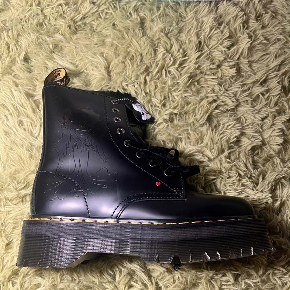 Dr Martens Jadon Betty Boop Platform boot